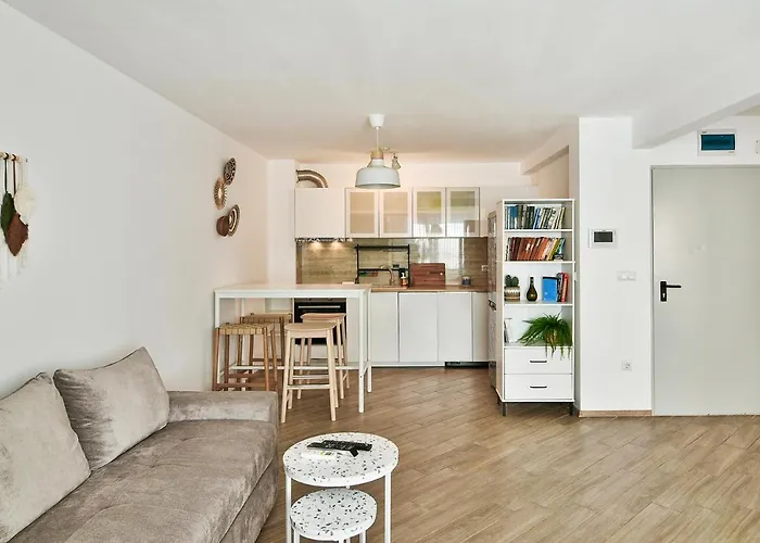 Apartment Flat Wi-fi & Streaming *